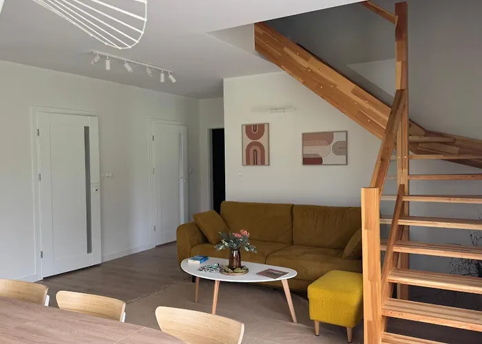 ヴィラ Dom Z Widokiem Miszkowice