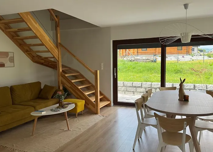 ヴィラ Dom Z Widokiem Miszkowice