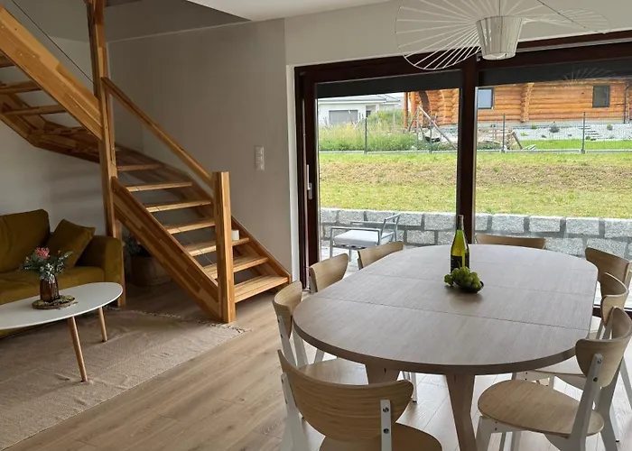 ヴィラ Dom Z Widokiem Miszkowice